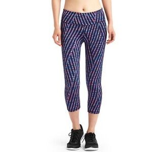 GapFit gFast Multi Stripe Spacedye Jacquard Capri Size Medium